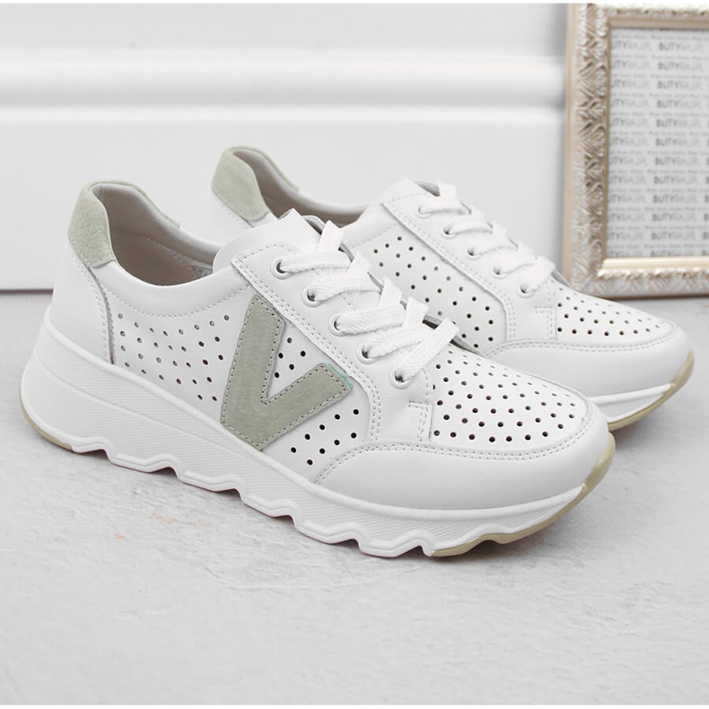 Dámská prolamovaná kožená sportovní obuv, bílá Vinceza 7875 bílý 1