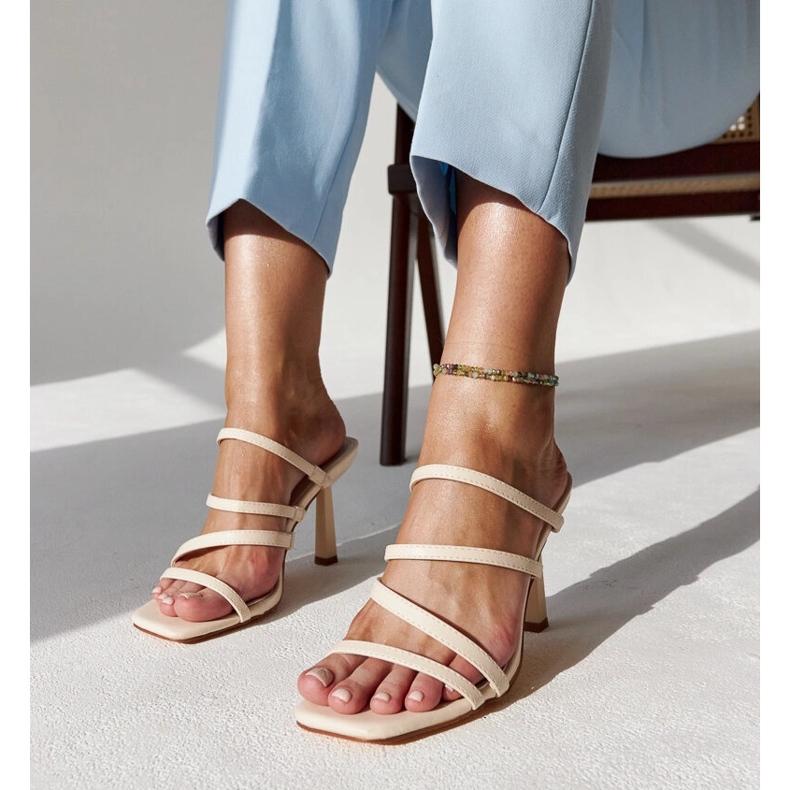 Světle béžové žabky Semira na vysokém podpatku béžový 1