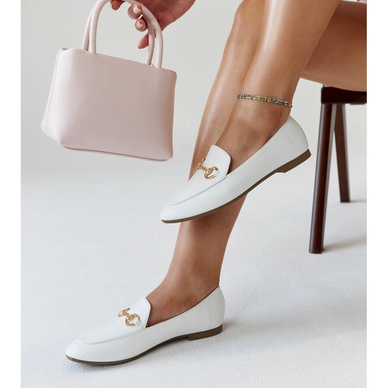 Bílé mokasíny s přezkou značky Erminia bílý 1