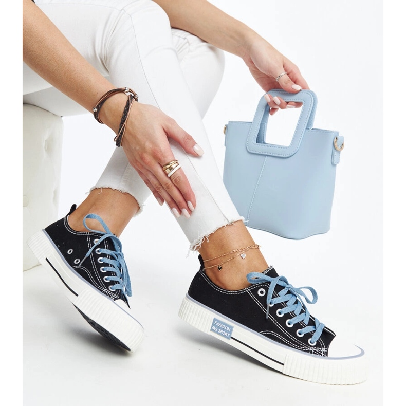 Černé tenisky s barevnými tkaničkami Jadranka černá 1