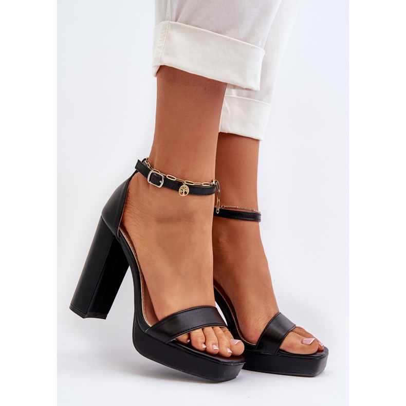 Černé sandály na vysokém podpatku Trewenna černá 2