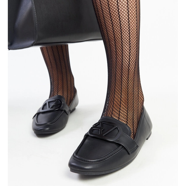 Černé mokasíny s přezkou značky Delgi černá 1