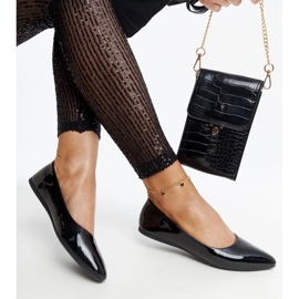 Černé lakované balerínky značky Brankica černá 1