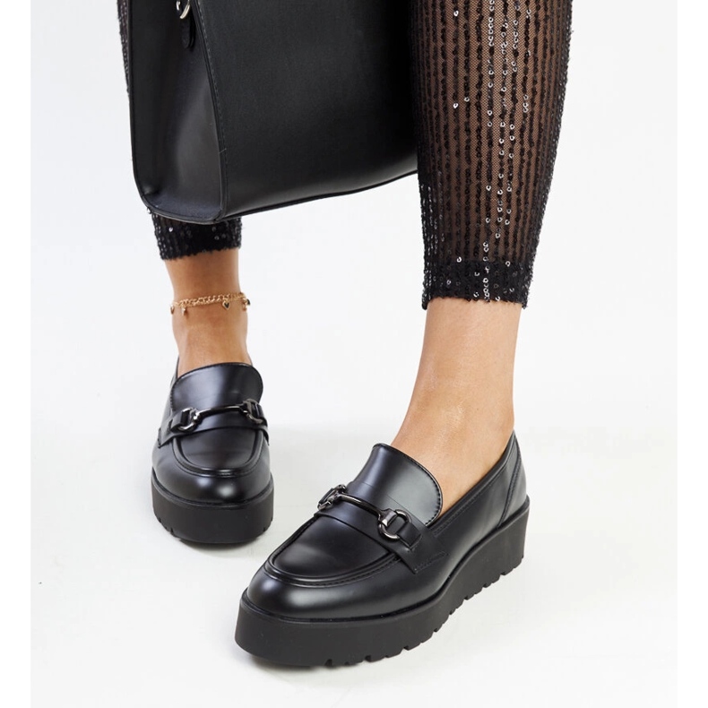 Olejové černé mokasíny na klínku černá 1