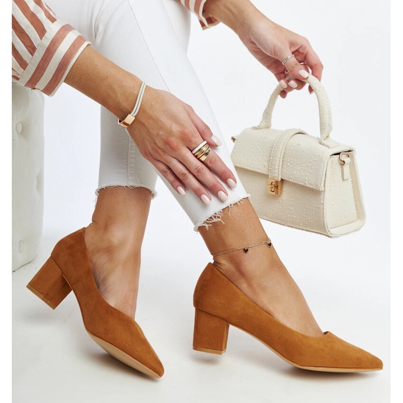 Hnědé lodičky Araxi na vysokém podpatku hnědý 1