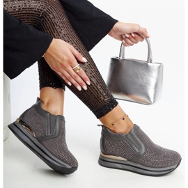 Tmavě šedé tenisky Cadelaria na klínku šedá 1 Tmavě šedé tenisky Cadelaria na klínku šedá 1