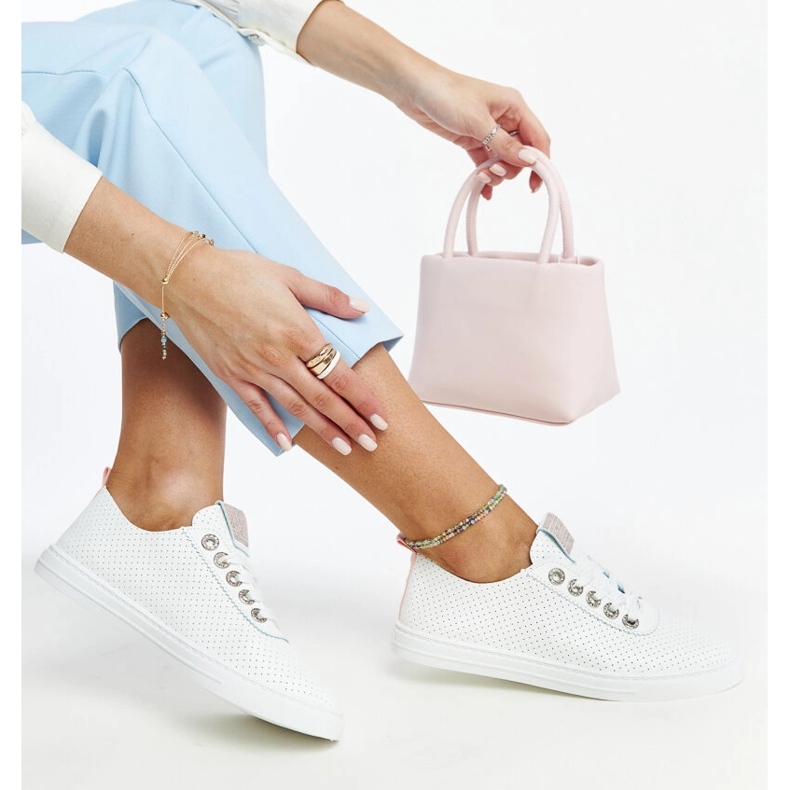 Bílé tenisky z ekokůže značky Anbarin bílý 1 Bílé tenisky z ekokůže značky Anbarin bílý 1