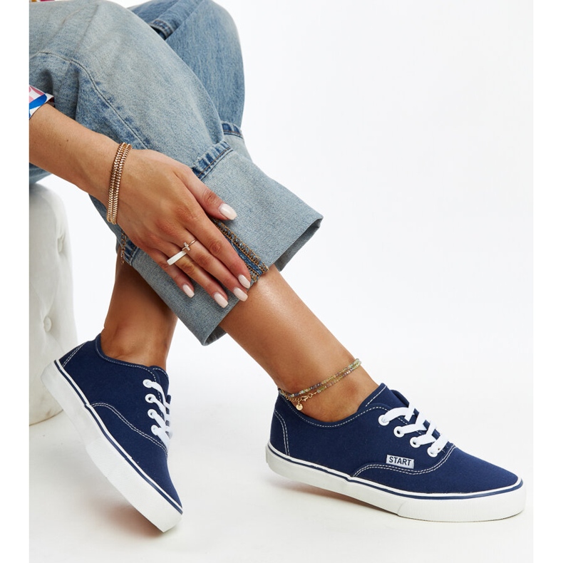 Námořnicky modré klasické tenisky Erla modrý 1