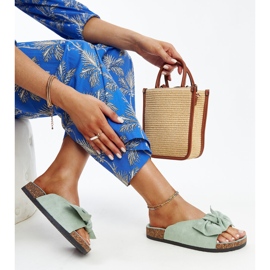 Světle zelené klouzačky Aamu s korkovou podrážkou zelená 1 Světle zelené klouzačky Aamu s korkovou podrážkou zelená 1