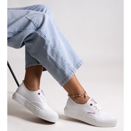 Bílé dámské tenisky se silnou podrážkou Cross Jeans bílý 1