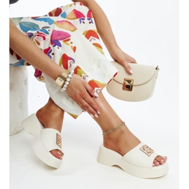 Béžové kožené žabky s Halabi sponou béžový 1