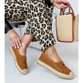 Hnědé vyšívané espadrilky Seila hnědý 1