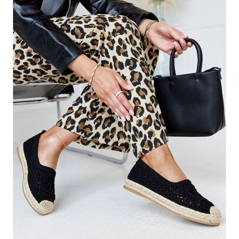 Černé vyšívané espadrilky Seila černý 1
