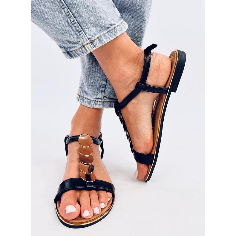 Černé sandály Ennes se zlatým zdobením černá 1