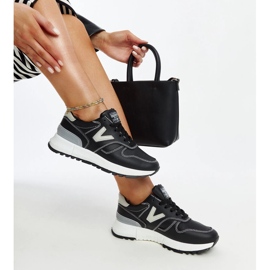 Černé tenisky se silnou podrážkou Cettina černá 1