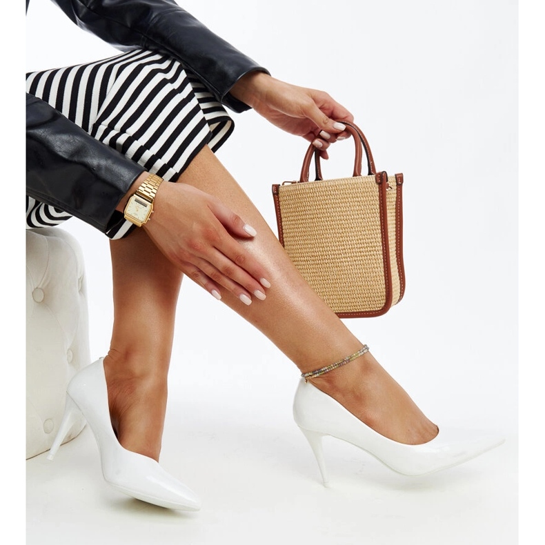 Bílé lakované lodičky s koženou vložkou Alsacea bílý 1