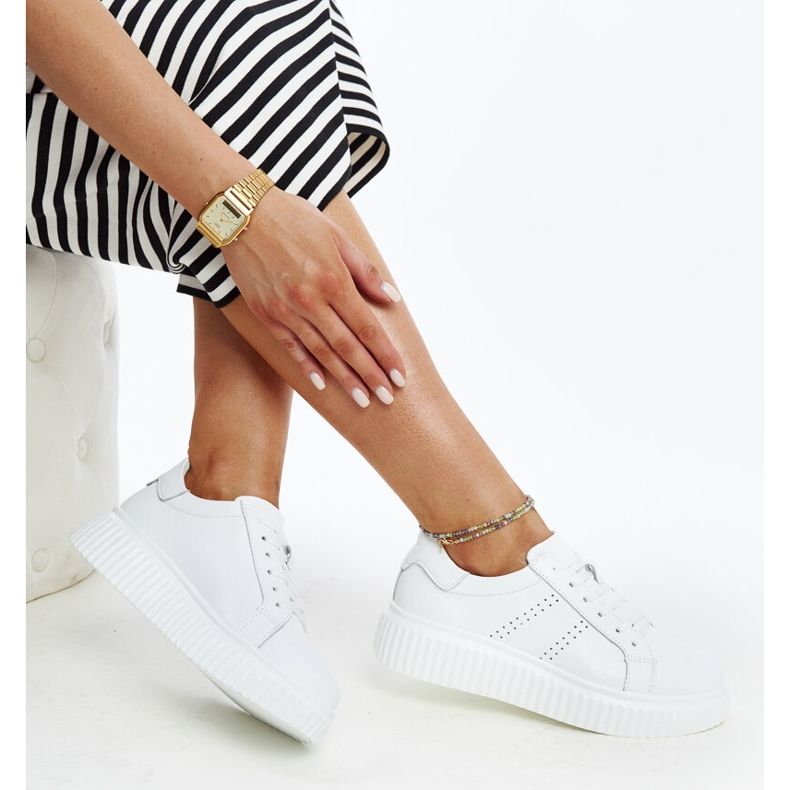 Modré kožené boty s ozdobnou přezkou bílý 1