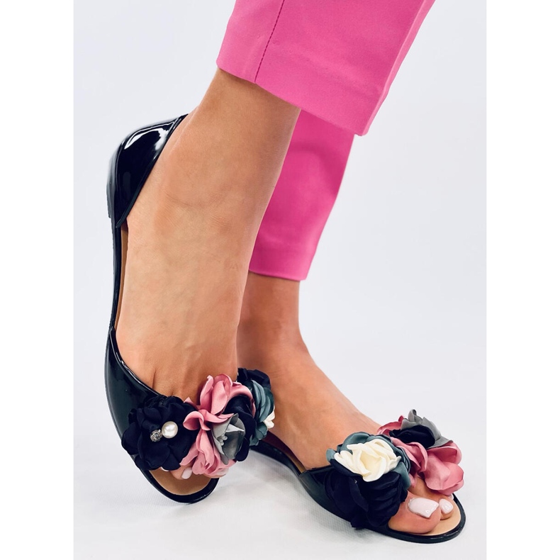 Meliskas s květy Carmil Black černá 2 Meliskas s květy Carmil Black černá 2