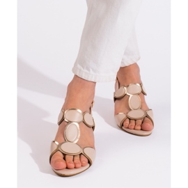 Goodin Béžové dámské sandály s přezkou béžový 2