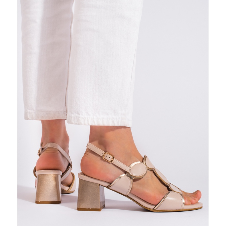 Goodin Béžové dámské sandály s přezkou béžový 1