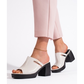 Goodin Bílé dámské žabky na vysokém podpatku bílý 1 Goodin Bílé dámské žabky na vysokém podpatku bílý 1