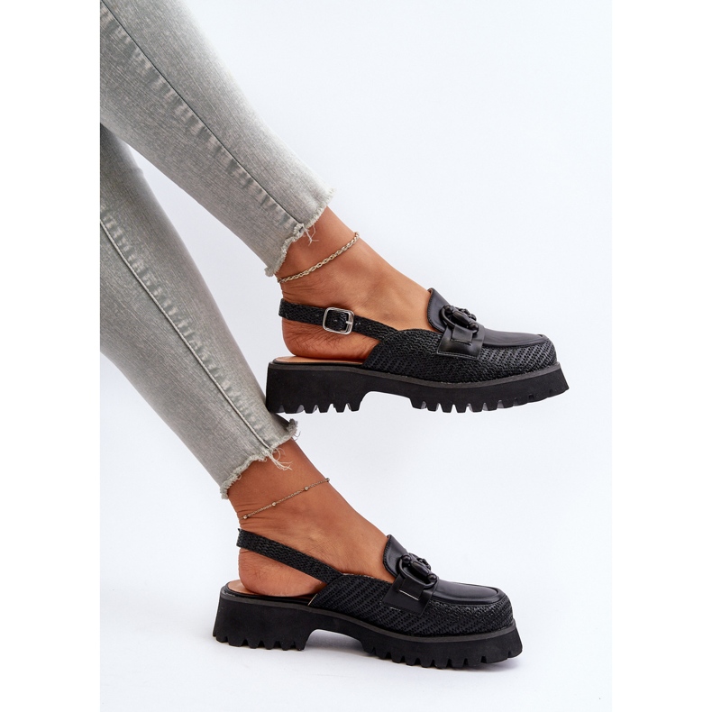 S.Barski Dámské sandály na plochém podpatku s ozdobou Černá D&amp;A MR38-656 1