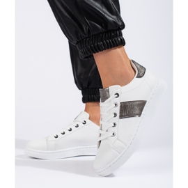 Dámské sportovní boty bílé barvy bílý 1 Dámské sportovní boty bílé barvy bílý 1