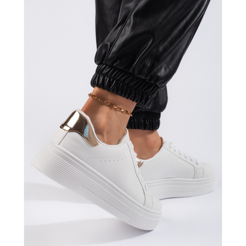 Bílé dámské sportovní boty bílý 2