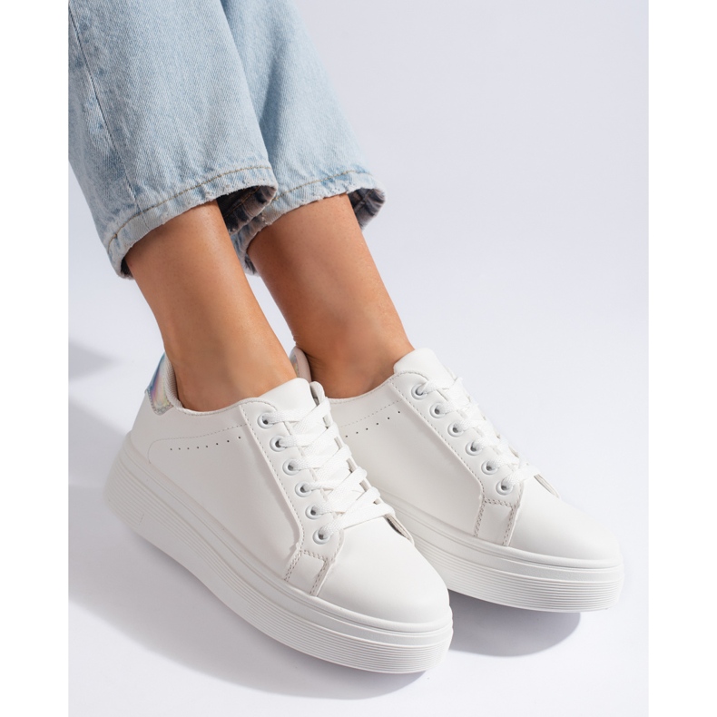 Bílé dámské sportovní boty bílý 1
