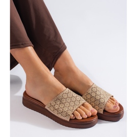 Béžové dámské skluzavky na platformě béžový 2