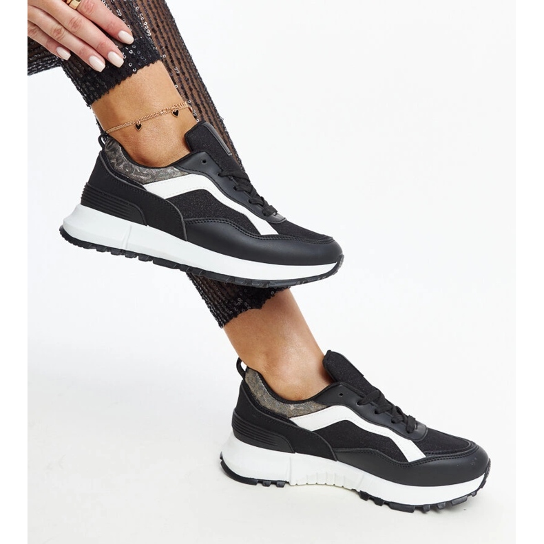 Černé tenisky na platformě se třpytkami Evelia černá 1 Černé tenisky na platformě se třpytkami Evelia černá 1