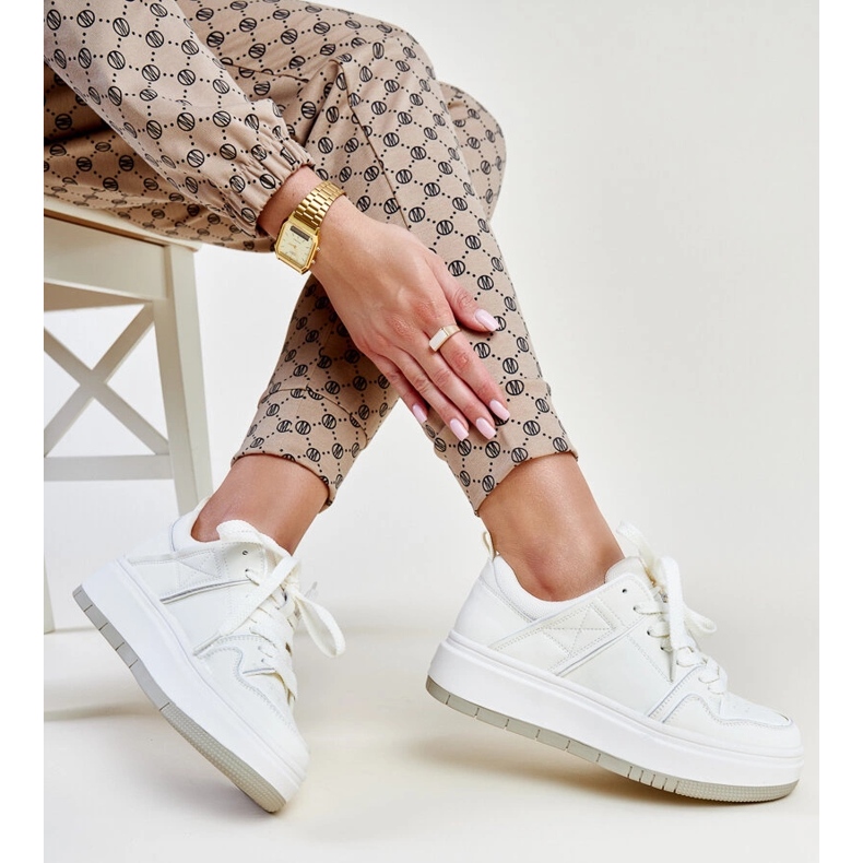 Bílé kožené tenisky bílý 1