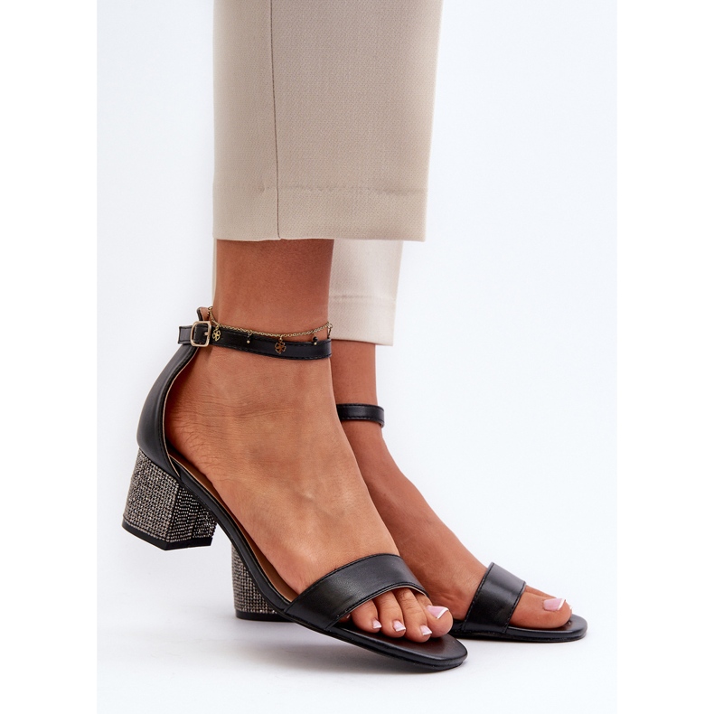 Dámské sandály vyrobené z eko kůže se zdobenými vysokými podpatky, černá Wiatalia 2