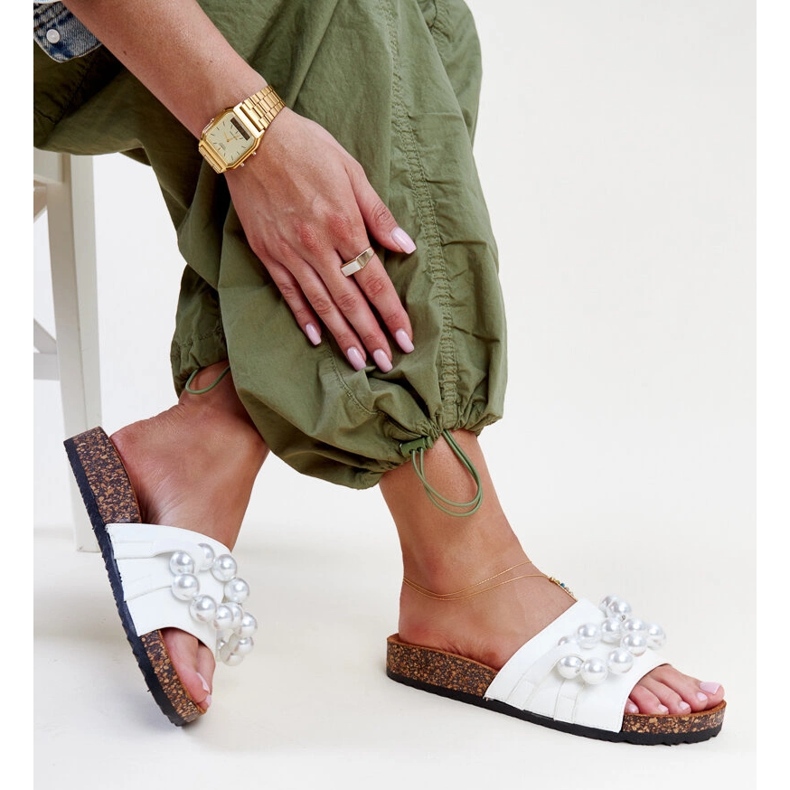 Bílé žabky s korkovou podrážkou s korálky Zlatna bílý 1