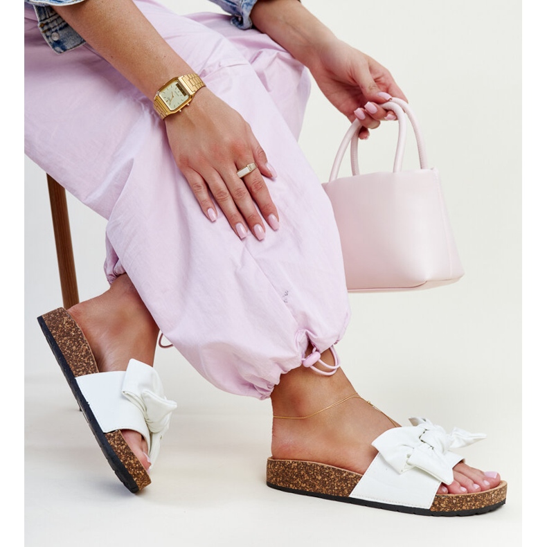 Bílé žabky s korkovou podrážkou a mašlí Petresa bílý 1