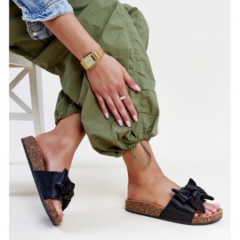 Černé žabky s korkovou podrážkou a mašlí Petresa černá 1 Černé žabky s korkovou podrážkou a mašlí Petresa černá 1