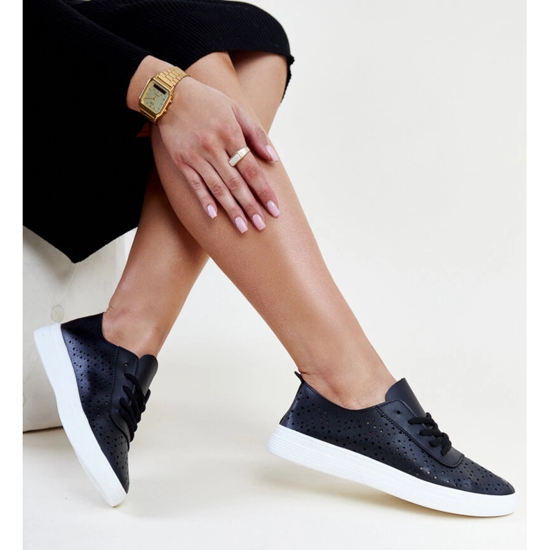 Černé prolamované tenisky Manoek černá 1