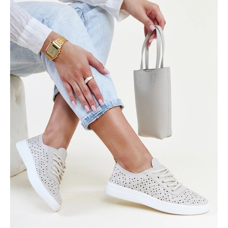 Béžové prolamované tenisky Manoek béžový 1