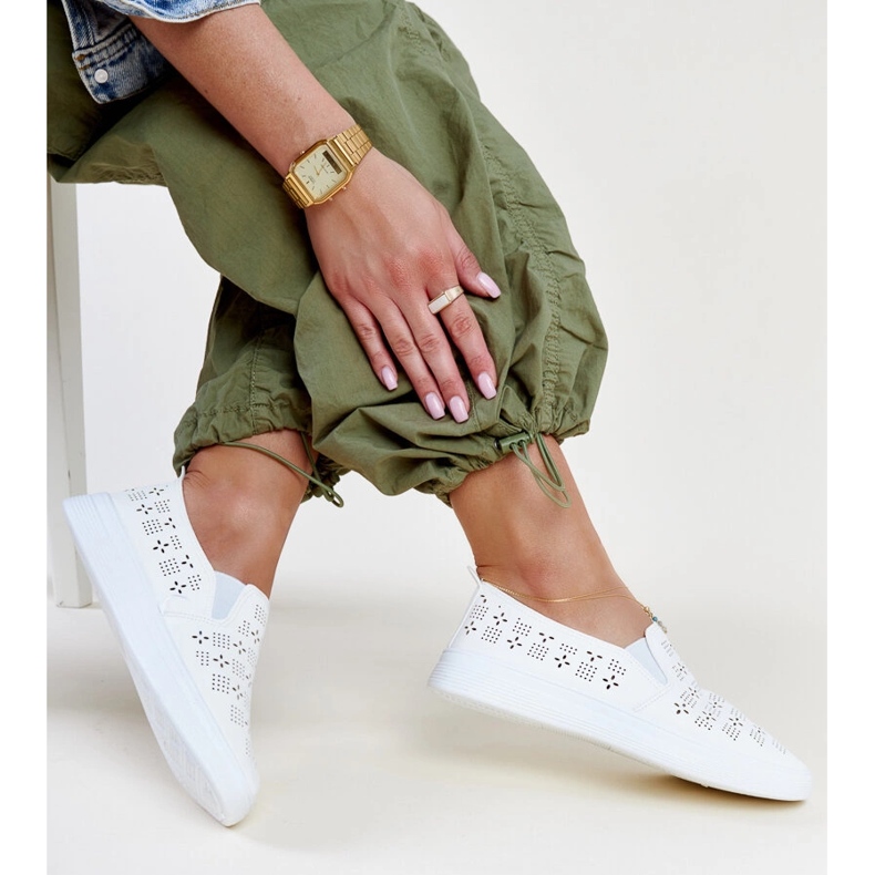 Bílé nazouvací tenisky Hilal bílý 1