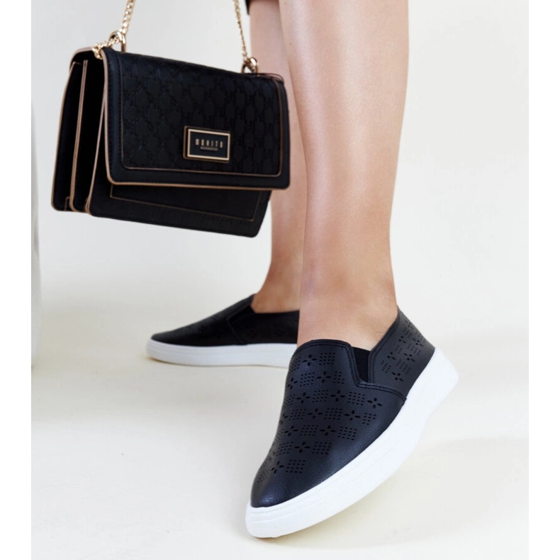 Černé nazouvací tenisky Hilal černá 2