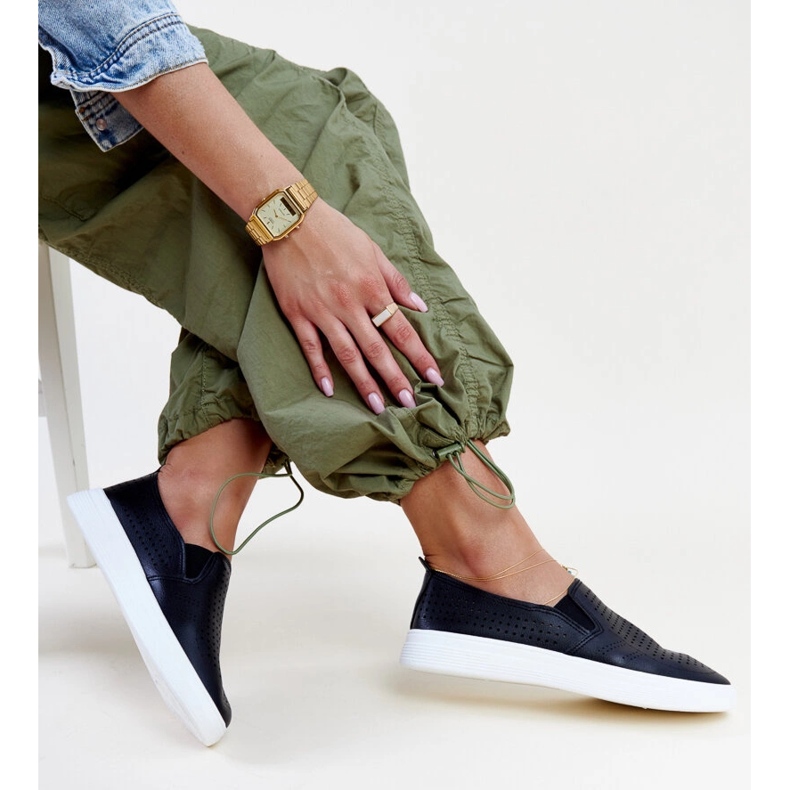 Černé prolamované slip-on tenisky Dafina černá 1