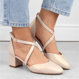 Perleťové béžové dámské páskové sandály značky Sergio Leone béžový 1