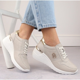 Dámské kožené sportovní boty na klínku, béžová S.Barski LR810 béžový 1