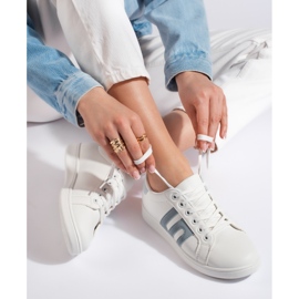 Dámské bílé a modré tenisky bílý 1 Dámské bílé a modré tenisky bílý 1