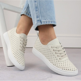 Dámská prolamovaná sportovní obuv, béžová Sabatina 0819 béžový 1