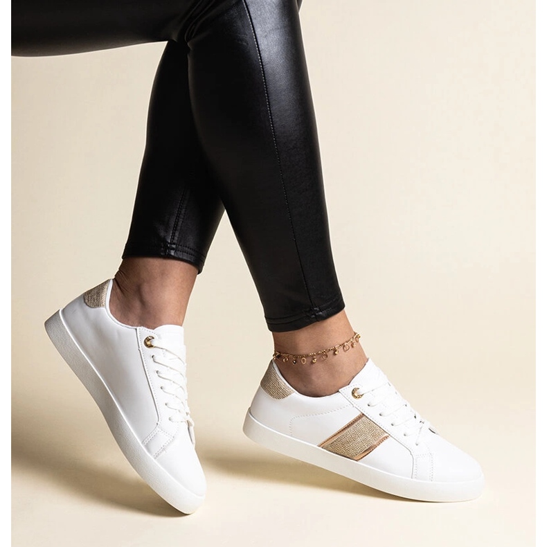 Bílé a zlaté tenisky s ozdobným pruhem Grada bílý 1