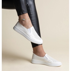 Bílé prolamované slip-on tenisky značky Dafina bílý 1