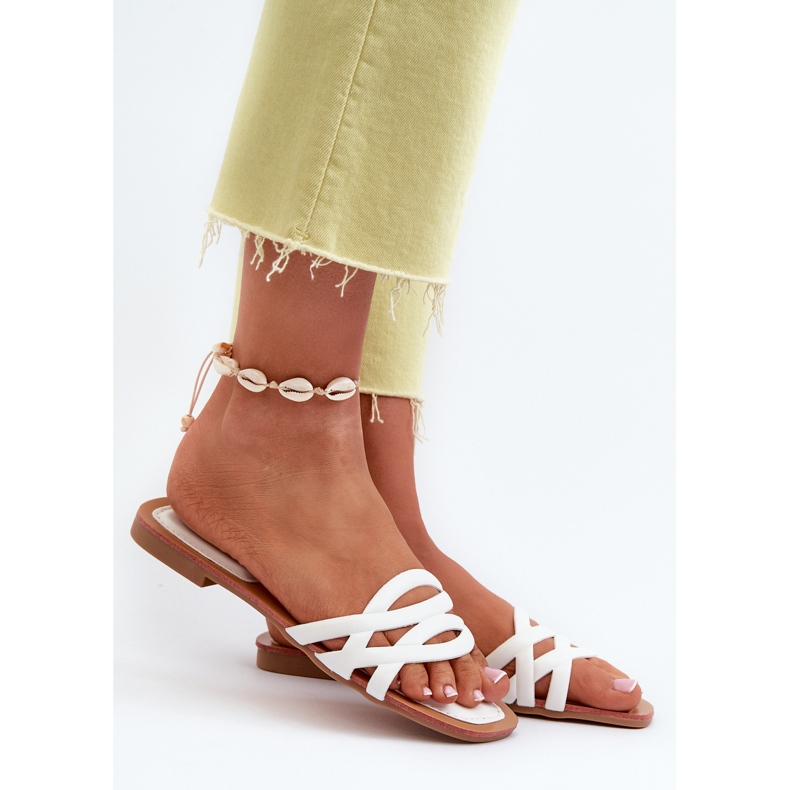 Dámské žabky z eko kůže na plochém podpatku, bílá, Moldela bílý 2 Dámské žabky z eko kůže na plochém podpatku, bílá, Moldela bílý 2