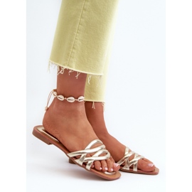 Dámské žabky z eko kůže na plochém podpatku, zlatá Moldela zlatý 2 Dámské žabky z eko kůže na plochém podpatku, zlatá Moldela zlatý 2