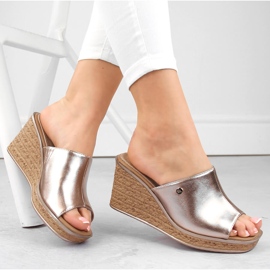 Dámské zlaté sandály na klínku Sergio Leone KL213 zlatý 1